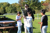  Starbase Winchester students track the International Space Station with help from ARISS volunteer Will Marchant. Photo courtesy of Winchester Starbase Academy 