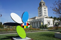  "Reckon" by Brad Howe graces the lawn of City Hall in Beverly Hills, California. Photo courtesy of Beverly Mann. 