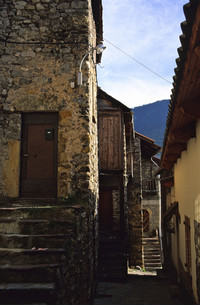  The ancient villages in the Alpes-Maritimes area of France are typically built of local stone and tiled roofs and have narrow streets. Photo courtesy of Patricia Woeber. 