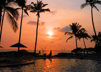  After sunset, visitors to the Big Island of Hawaii enjoy fine dining and evening entertainment. Photo courtesy of www.hansentravel.org. 