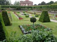  Hampton Court Palace outside of London was originally created by King Henry VIII for Anne Boleyn. Photo courtesy of Glenda Winders. 