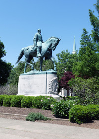  This statue of Robert E. Lee in Lee Park, Charlottesville, Virginia, was conceived by Henry M. Shrady and completed by Leo Lentelli. Photo courtesy of Phil Allen. 
