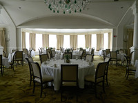 This classic dining room is in the historic Equinox Hotel in Manchester, Vermont. Photo courtesy of Steve Bergsman.