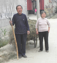  The people of Hanqiao in Shandong Province, China, work with implements very similar to those of their ancestors. Photo courtesy of Victor Block. 