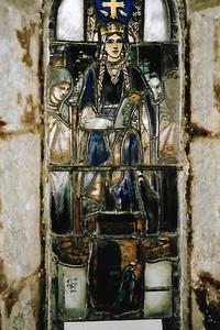  Dr. Douglas Strachan designed the stained-glass windows in Edinburgh's St. Margaret's Chapel, including this one of St. Margaret, installed in 1922. Photo courtesy of Sharon Whitley Larsen. 