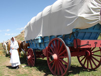 The visitor center at Scotts Bluff, Nebraska, offers replicas of covered wagons with costumed interpreters to answer questions. Photo courtesy of Sandra Scott.