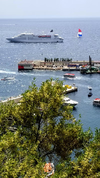  Windstar's Star Pride lies at anchor in Monte Carlo, Monaco. Photo courtesy of Jim Farber. 