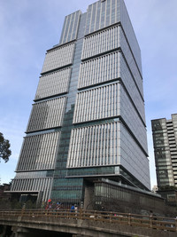  The Prince Gallery Hotel in Tokyo boasts stupendous views from its top floors while offices and apartments share the building's lower floors. Photo courtesy of Philip Courter. 