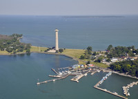  Perry's Victory and International Peace Memorial at South Bass Island, Ohio, honors Oliver Perry, who won control of Lake Erie in 1813. Photo courtesy of Sfagnan/Dreamstime.com. 