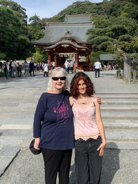  Author Kalea Whitley poses with her aunt, writer Sharon Whitley Larsen, at the Tsurugaoka Hachimangu Shrine in Kamakura. Photo courtesy of Carl H. Larsen. 