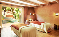  A signature experience at The Spa at Rancho Valencia in Vista, California, includes soaking in a private tranquil grotto tub as part of a treatment called The Kur, which also includes a cooling wrap and therapeutic massage. Photo courtesy of Rancho Valencia Spa and Resort. 
