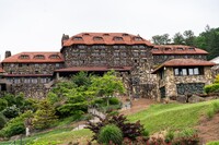 The Omni Grove Park Hotel in Asheville, North Carolina, is said to be haunted by the ghost of a Victorian woman who once fell to her death there. Photo courtesy of Aleksandr Dyskin/Dreamstime.com.