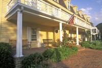  The historic Robert Morris Inn that overlooks the Tred Avon River in Oxford, Maryland, offers a complete menu of fresh seafood. Photo courtesy of Joe Sohm/Dreamstime.com. 