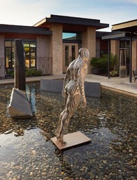  The Bardessono Hotel in Yountville, California, beckons to art-loving travelers to Napa Valley. Photo provided by Victor Block. 