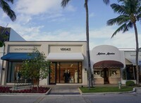  High-end shops on Worth Avenue in Palm Beach, Florida, attract locals and visitors alike. Photo courtesy of Zhukovsky/Dreamstime.com. 