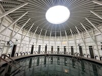  A soak in the historic Ladies' Bathhouse at Warm Springs Pools in Bath County, Virginia, is a must for visitors. Photo courtesy of Candyce H. Stapen. 