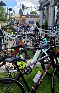 A group of cyclists on the Great American Rail-Trail takes a break for lunch. Photo courtesy of Jim Farber.