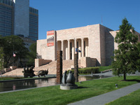  The Joslyn Art Museum in Omaha, Neb., is surrounded by the Peter Kiewit Foundation Sculpture Garden. Photo courtesy of Glenda Winders. 