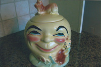  Cookie jar was made by Robinson Ransbottom Pottery around 1950. 