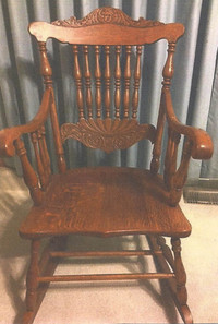  The Golden Oak period of furniture lasted from the late 1800s to the early 1900s. 