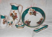  Wash set was made around 1900. 