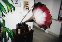  Phonograph with Morning Glory speaker was made around 1913. 