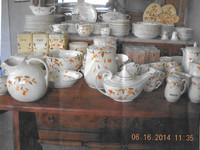  Hall's China Co. introduced the "Autumn Leaf" pattern in 1933. 