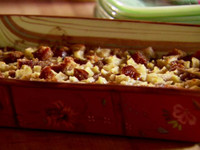  Best-selling author Ree Drummond, host of Food Network's "The Pioneer Woman," wisely and deliciously includes hearty wheat bread in her easy Brown Betty that's popular with kid diners and kid chefs. 