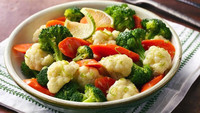  Lime, chile and garlic pump up the flavor of steamed vegetables. 