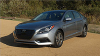The Sonata hybrid has special wind-cheating alloy wheels and tweaked front and rear fascia to improve aerodynamics and stretch fuel economy.
